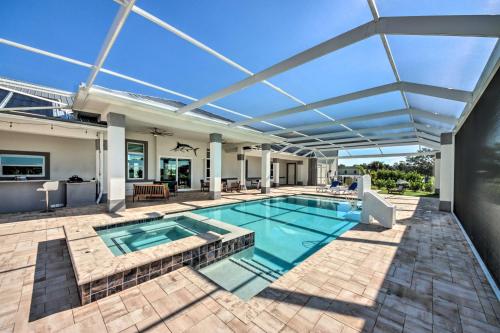 Sprawling Fort Denaud Paradise Pool, Hot Tub