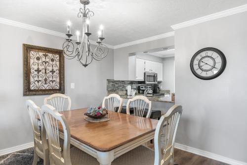 Unit 204 - Ocean View Nicely Upgraded Walk in Shower - image 11