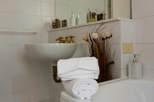 B&B Gate 52 - image 4