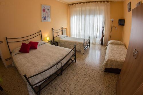 B&B Gate 52 - image 8