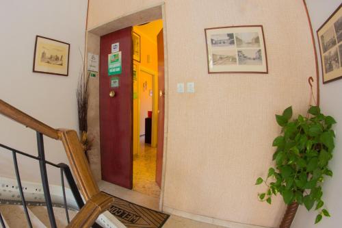B&B Gate 52 - image 9