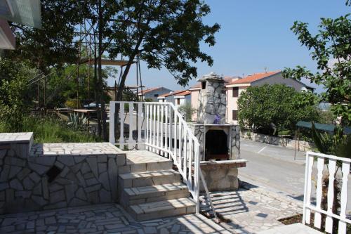 Apartments with a parking space Ravni, Labin - 7674