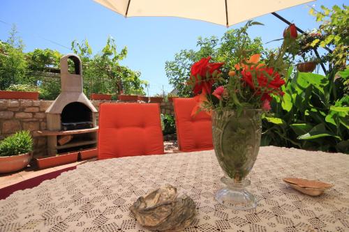 Apartments with parking space Cunski, Losinj - 8010 in Cunski