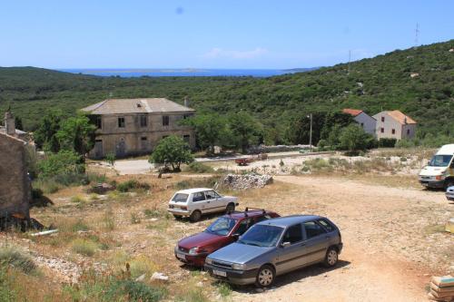 Apartments with a parking space Cunski, Losinj - 8010