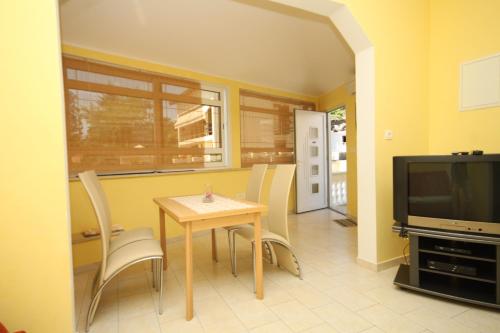 Apartments with a parking space Opatija - 7844 - image 12