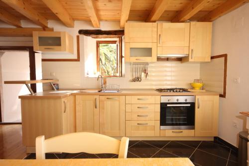 Holiday house with WiFi Mali Losinj (Losinj) - 8014 - image 13