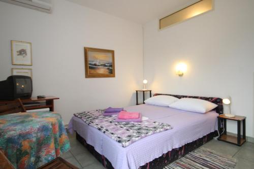 Double Room Mali Losinj 7953a - image 2