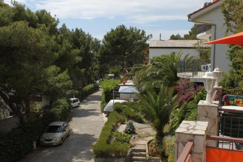 Double Room with Balcony image 2