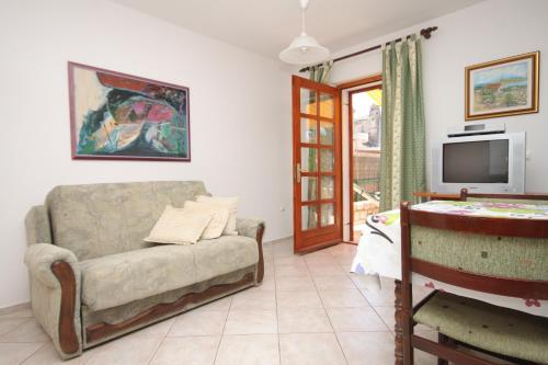 Apartments by the sea Osor, Losinj - 8088