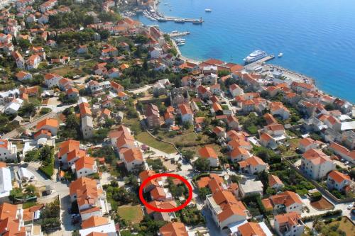 Apartments with WiFi Bol Brac - 8736