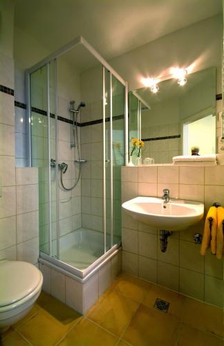 Traveller Hotel - image 8