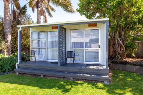 Tidewater Motel & Tourist Park in โคโรแมนเดล