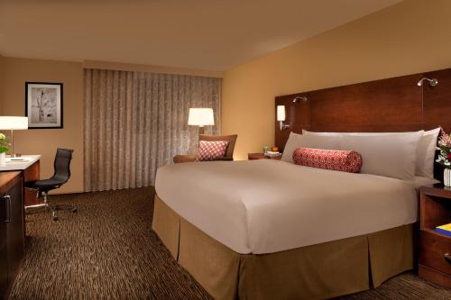 Standard King Room room in The McCormick Scottsdale