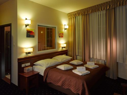 Aura Hotel - image 6