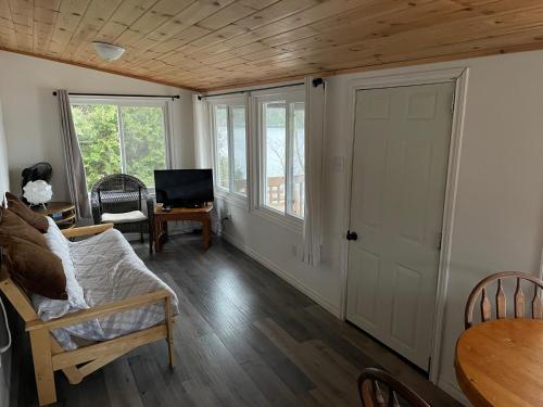 3 bedrooms, 5 beds