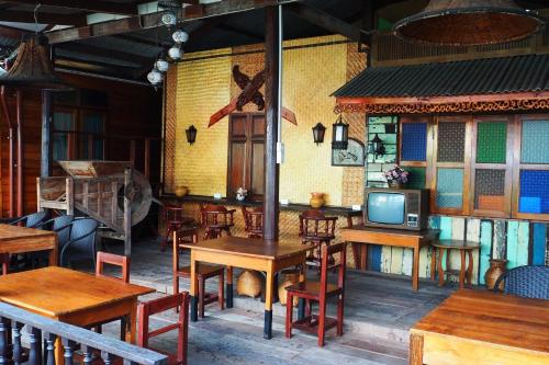 Restaurant, Kaloang home in Bangkok Riverside