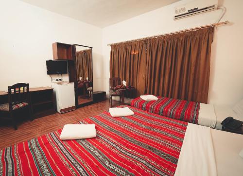 room detail thumbnail 2