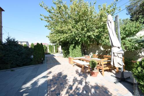 Villa in Nork - image 7