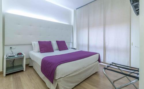 Double or Twin Room image 3