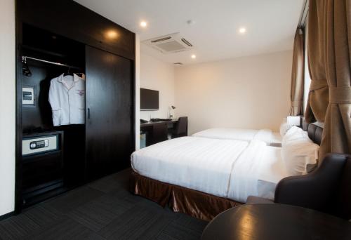 2 double beds