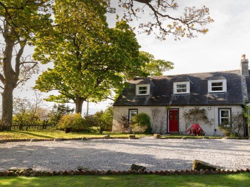 Garden Cottage - Tain