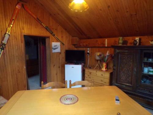 Studio décor chalet jusqu'à 6 couchages (Studio decor chalet jusqu'a 6 couchages) in Sauto