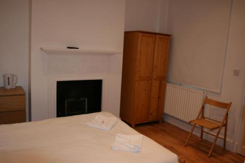 Shepherd's Bush Flats - image 12