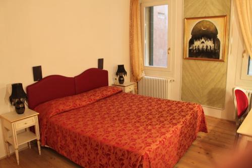 Sant'Angelo - Fenice Apartments in Venice - image 8