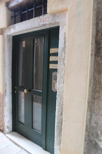 Sant'Angelo - Fenice Apartments in Venice 5