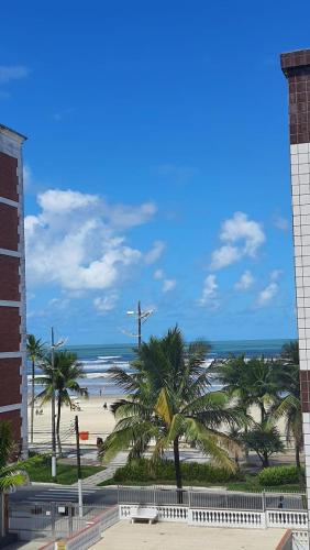 304 Tupi Vista Mar II - TUPI - 15 metros da praia - 2 dormitórios com Varanda - WI FI e acomoda até 8 pessoas - Estacionamento Gratuito ap.304