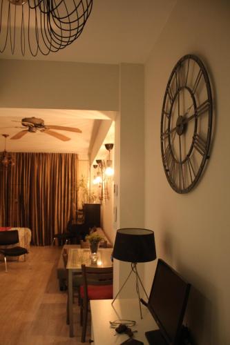 Apartment Art Jazz Music 5