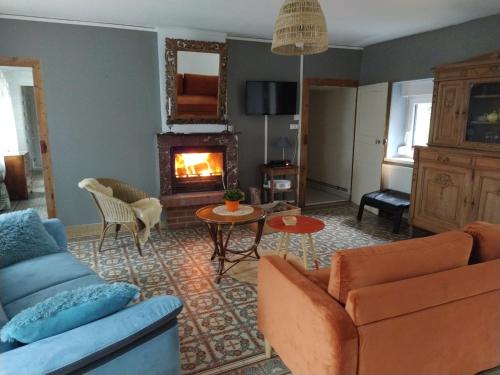 Charmante maison avec cheminée, grand jardin et boxe chevaux - Sassegnies