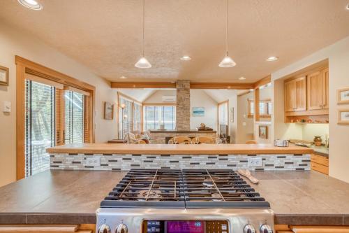 Barefoot Bungalow - Meredith Lodging - image 10