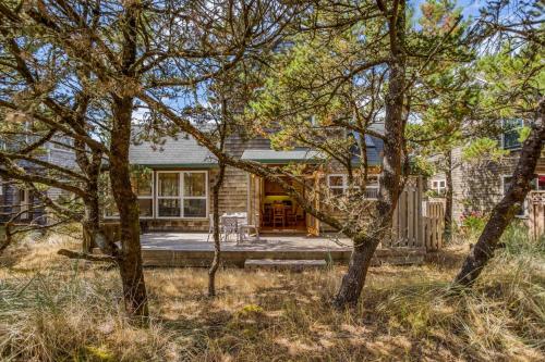 Barefoot Bungalow - Meredith Lodging - image 9