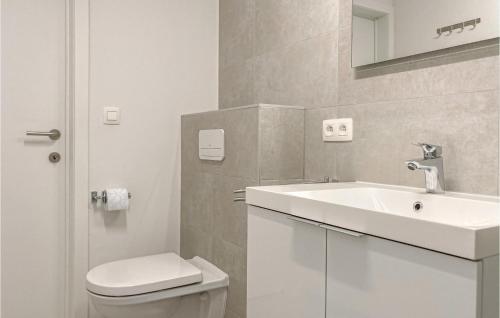 Amazing Apartment In Oostende With Swimming Pool - image 3