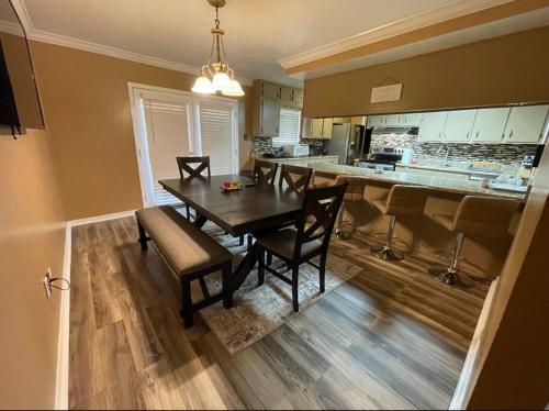 Newly Furnished Near Uni of South Alabama and I-65