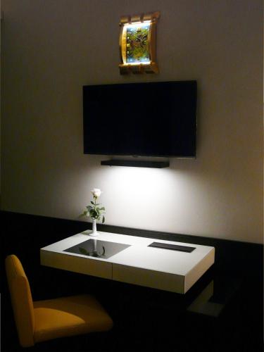 Deluxe Double Room with Canal View image 10