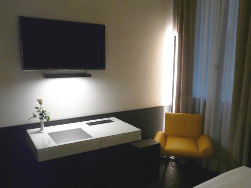 Deluxe Double Room image 5