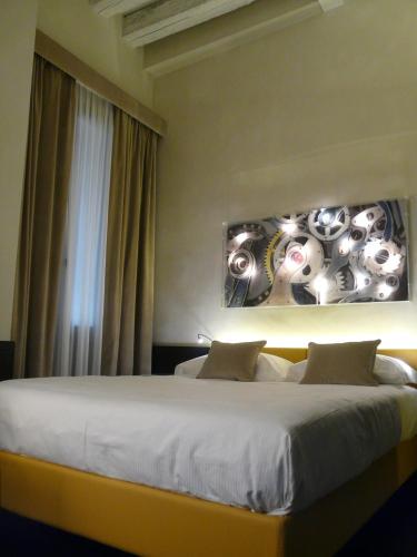 Superior Double Room image 7