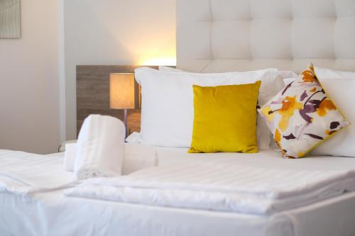 Deluxe Double Room with Frontal Sea View image 6