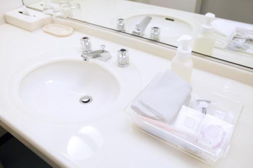 Double or Twin Room with Shared Bathroom image 5