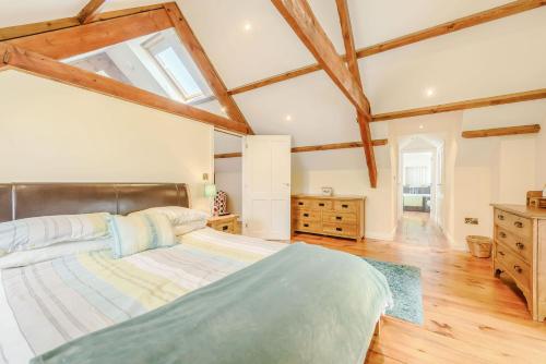 Ysgubor Uchaf - main image