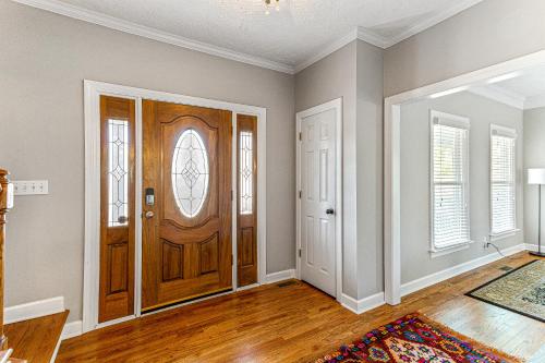Amazing Home w/ Huge Pool, Game Tables, Movie room, and More! in Fayetteville, USA