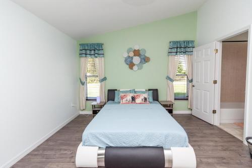 Guestroom, Gorgeous Fully Furnished 2-Bedroom Luxury Villa in St Cloud (FL)