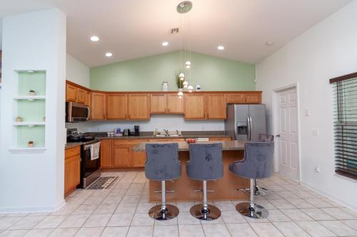 Gorgeous Fully Furnished 2-Bedroom Luxury Villa in St Cloud (FL)