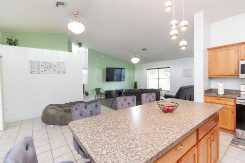 Létesítmények, Gorgeous Fully Furnished 2-Bedroom Luxury Villa in St Cloud (FL)