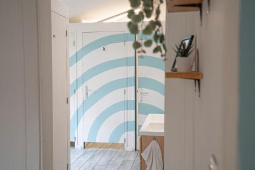 kopalnica, GARDEN - Utopy Hostel in Biarritz