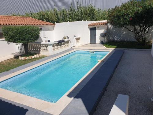 B&B Cers - Adorable Romantique Maison d'hôte, piscine, wifi 4G, proche BEZIERS - Bed and Breakfast Cers