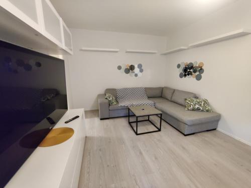 Hopeahaka kaksio 45 m2 - Apartment - Kirkkonummi