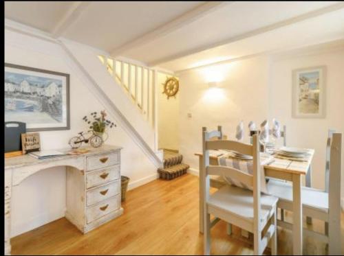 Charming 2-Bed Cottage in Wadebridge Cornwall